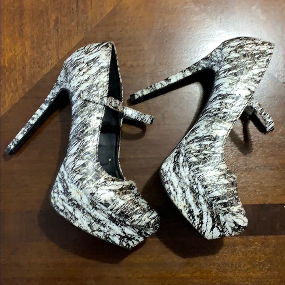 Charlotte Russe Platform Zebra Mary Janes Sz 8